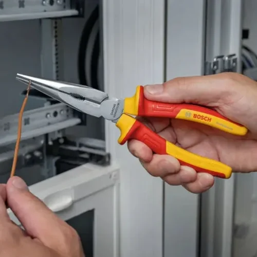 Kìm mũi nhọn cách điện Bosch VDE 200mm sử dụng