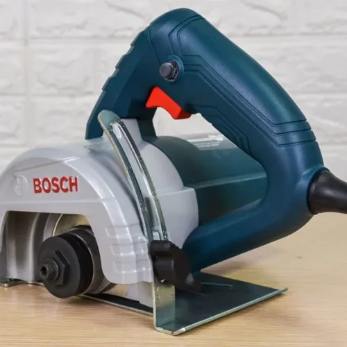 Mặt nghiêng máy cắt gạch Bosch GDC 140