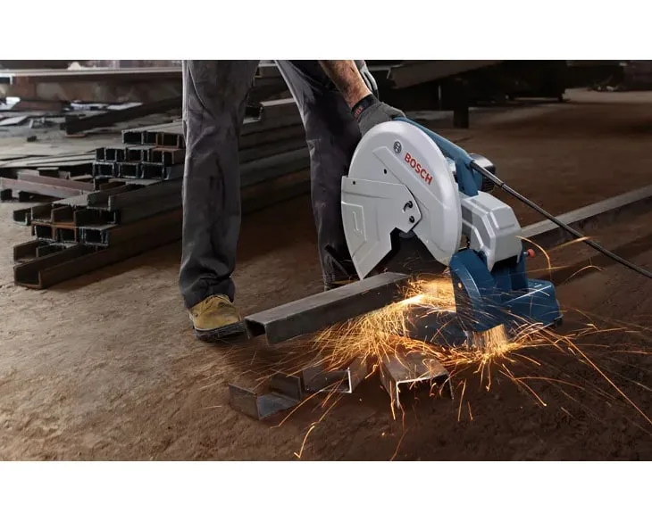Máy cắt sắt Bosch GCO 14-24 cắt kim loại