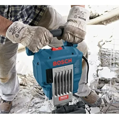 Máy đục phá Bosch GSH 16-30 thi công đục sàn