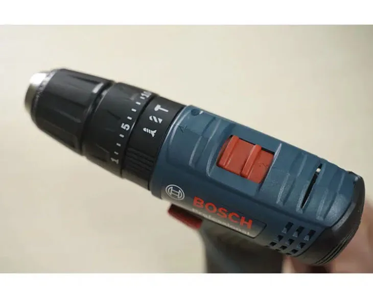 Máy khoan vặn vít pin Bosch GSR 120-LI Gen II chi tiết đầu kẹp