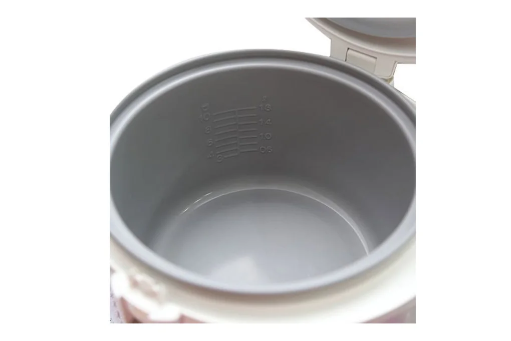 Lòng nồi chống dính của nồi cơm điện Sharp KS-N192ETV SP 1.8 lít với vạch định lượng
