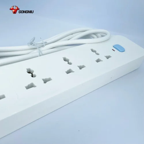 Cận cảnh mặt ổ cắm điện Gongniu N1040 4 lỗ 1 công tắc