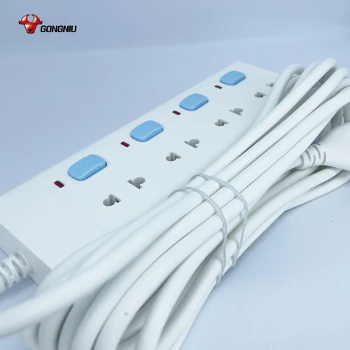 Ổ cắm điện Gongniu V3040 4 công tắc 4 lỗ 2500W góc chéo cận cảnh