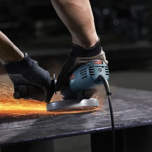 Sử dụng máy mài góc Bosch GWS 900-100S mài kim loại
