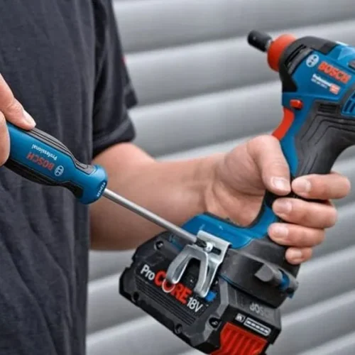 Tua vít đầu hoa thị Bosch PZ2 125mm lắp đặt