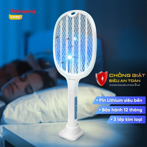 Vợt muỗi Điện Quang ĐQ EMR10 W màu trắng đặt trên đế sạc