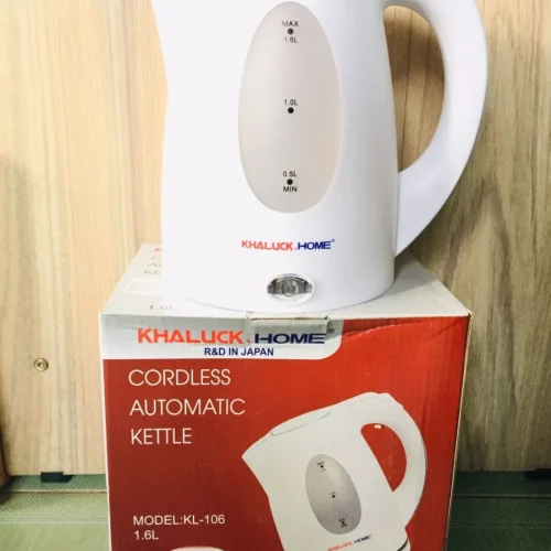 Ấm siêu tốc Khaluck KL-106 màu trắng với thang đo dung tích 1.6 lít