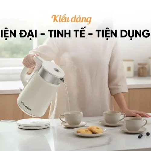 Ấm siêu tốc SUNHOUSE SHD1387 góc nghiêng đang rót nước vào tách