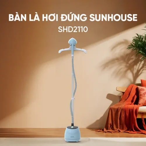 Bàn ủi hơi nước đứng SUNHOUSE SHD2110 trong không gian phòng khách