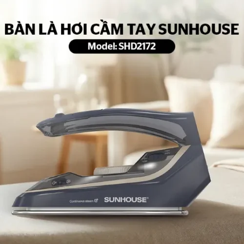 Bàn ủi hơi nước SUNHOUSE SHD2172 1000W đặt trên bàn trong phòng khách