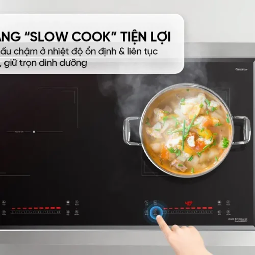 Bếp điện từ đôi SUNHOUSE MMB82272-T góc nhìn từ trên khi nấu ăn