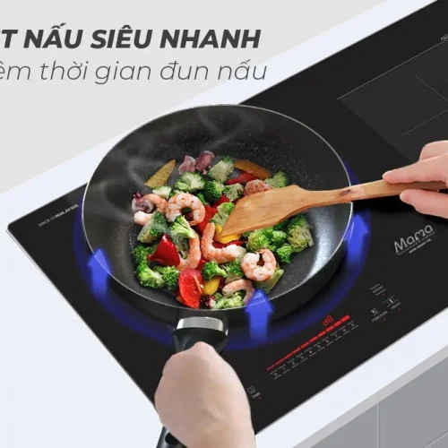 Bếp điện từ đôi SUNHOUSE MMB90-PLUS đang nấu ăn với chức năng Boost