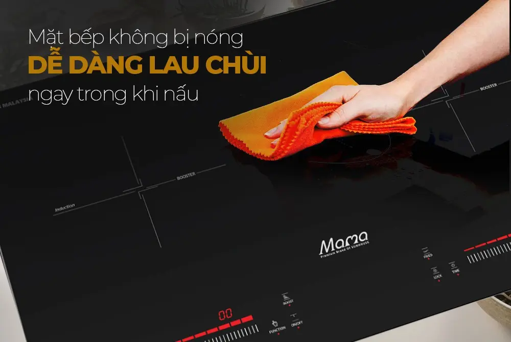 Bếp điện từ đôi SUNHOUSE MMB9301 được lau chùi trên mặt kính