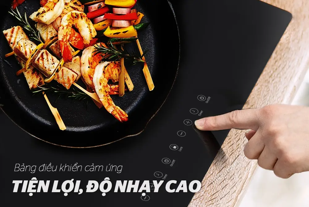 Bảng điều khiển cảm ứng của bếp điện từ đôi SUNHOUSE SHB8100