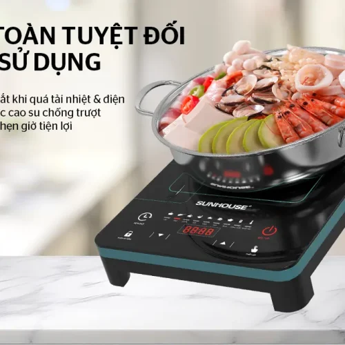 Bếp từ đơn SUNHOUSE SHD6876 với chảo hải sản, minh họa tính năng an toàn khi sử dụng