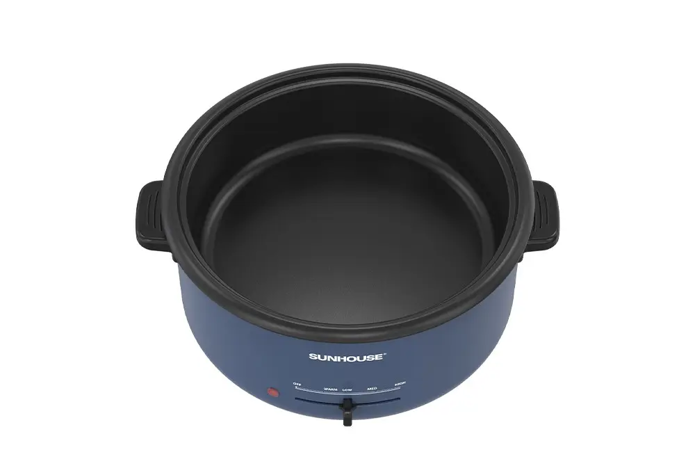 Cận cảnh lòng nồi lẩu điện SUNHOUSE SHD4524 3.5 lít từ trên xuống