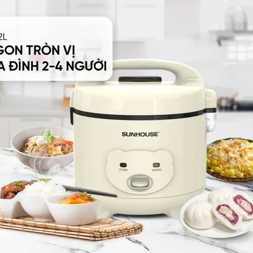 Nồi cơm điện SUNHOUSE SHD8224W 1.2 lít màu trắng kem trong không gian bếp