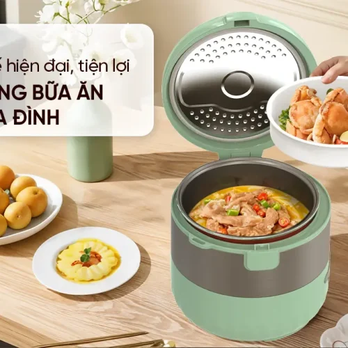 Nồi cơm điện SUNHOUSE SHD8604 màu xanh với lòng nồi đang chế biến món ăn