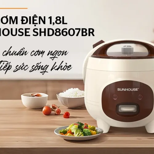 Nồi cơm điện SUNHOUSE SHD8607BR 1,8 lít trong không gian bếp