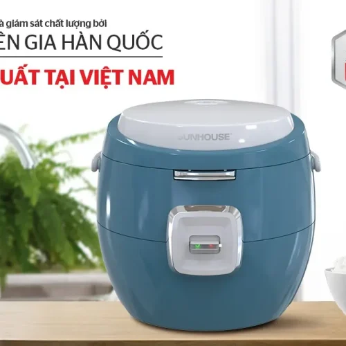 Nồi cơm điện SUNHOUSE SHD8662 màu xanh sản xuất tại Việt Nam trong không gian bếp