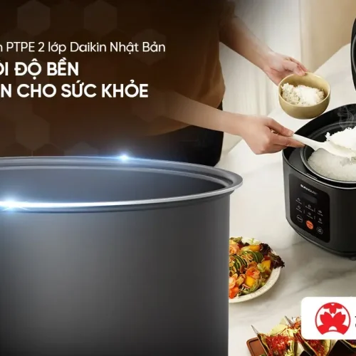 Nồi cơm điện SUNHOUSE SHD8825 màu đen đang mở nắp với cơm chín
