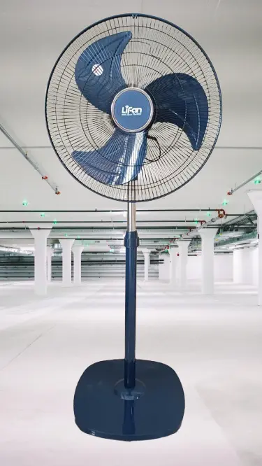 Quạt đứng công nghiệp Lifan D-18CN màu xanh nhìn chính diện