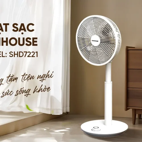 Quạt sạc SUNHOUSE SHD7221 15W màu trắng đặt trong phòng khách